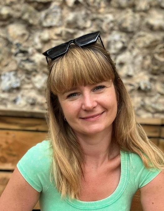Miss Amy Sutton