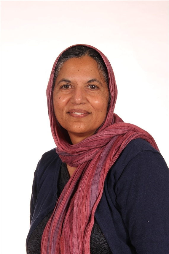 Mrs Azra Randawa